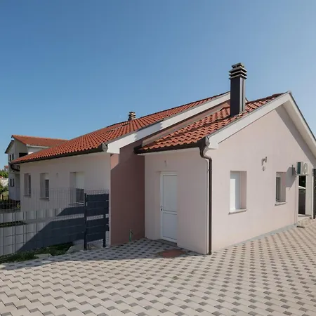 Ana By Interhome Hébergement de vacances Donji Proložac